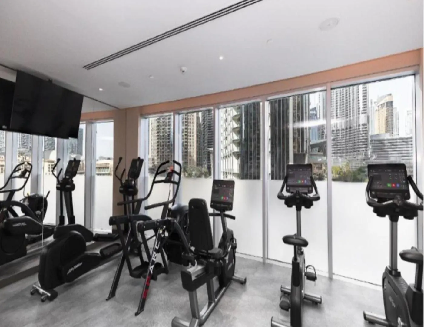 Stunning 2Br Burj Khalifa & Fountain View High Flr Apartment Dubai